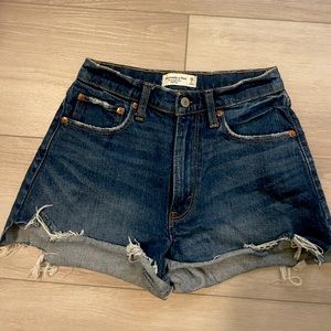 The High Rise Cutoff Short - dark wash